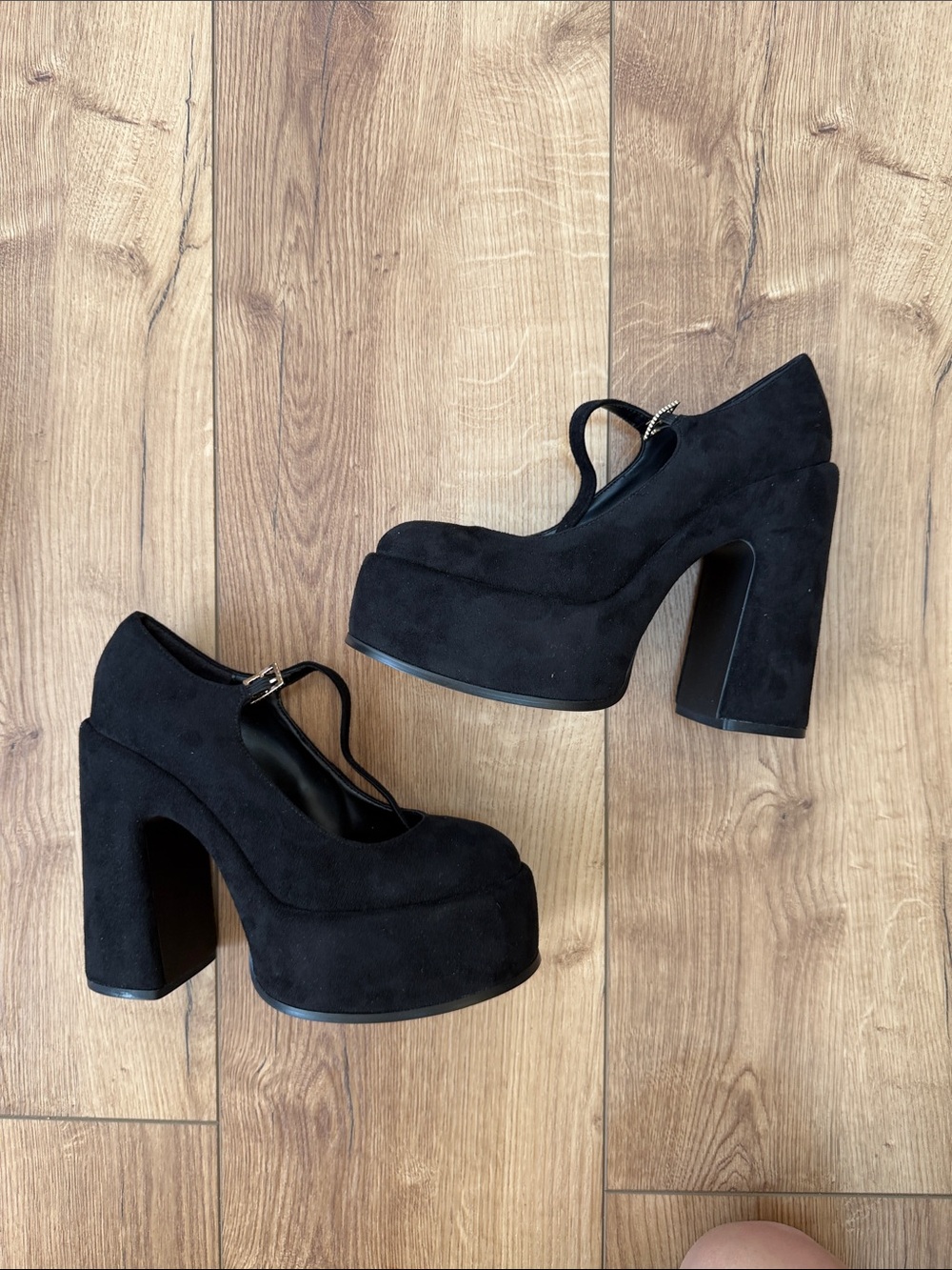 Steve Madden Black Suede Platform Mary Jane Pumps